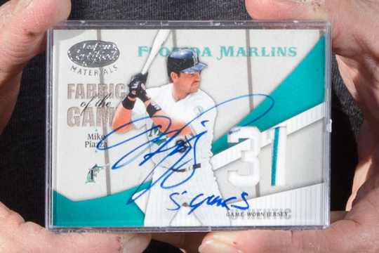 signed baseball card