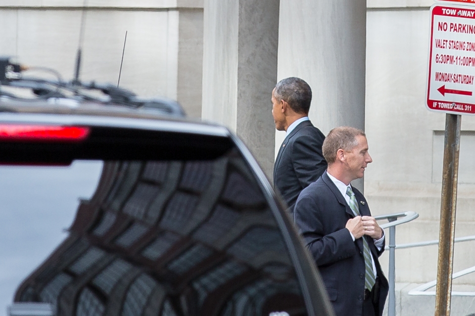 President Obama outside the Metropolitan Club